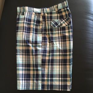 IZOD plaid shorts 42